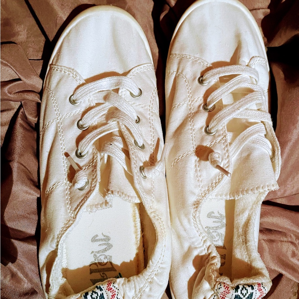 Mad Love Off-White Lace-Up Sneakers